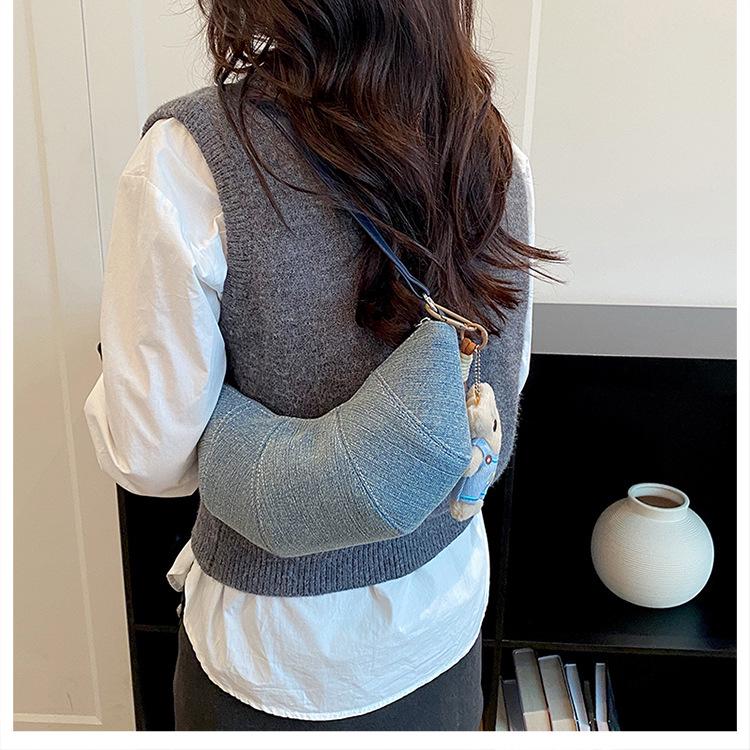 Retro Cow Horn Denim Underarm Bag: 2026 Trendy Niche Design, Women's Single Shoulder Crossbody Bag