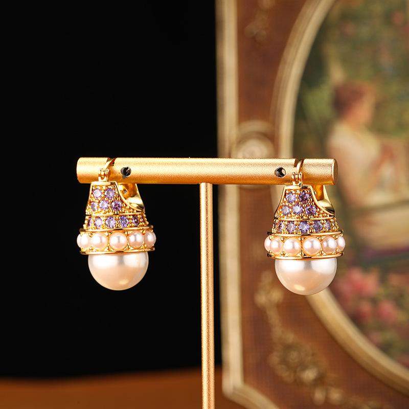 SUYU Klassische Mikro-Inlay Zirkon Kronenform Simulationsperlen-Ohrringe Für Damen Leichter Luxus Design Ohrringe Modeschmuck