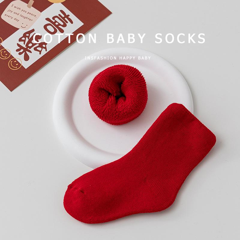 Combed Cotton Red Socks for Newborns & Toddlers: Small/Medium, All Seasons