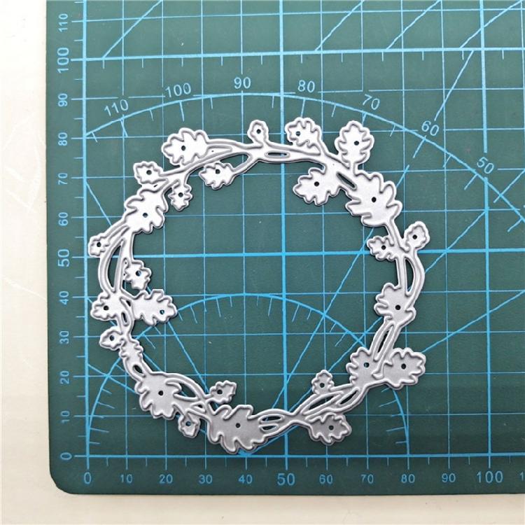 Round Wreath Metal Cutting Die DIY Christmas Invitation Cards Making Supplies