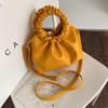Bahar pilili bulut çanta kadınlar için yumuşak deri omuz askılı çanta moda markalar Crossbody çanta tasarım çanta