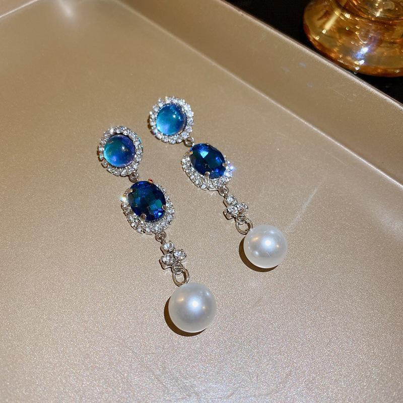 French Pearl Flower Earrings Personalized Fashion Stud Earrings Temperament Earrings Women