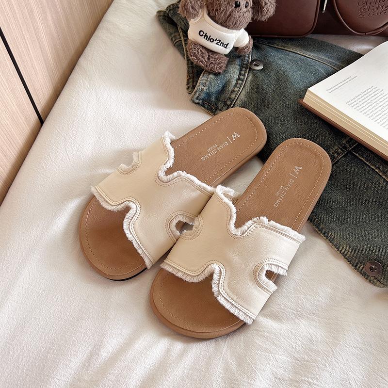 

Wear summer popular super fire Boken cool slippers with skirts go out seaside niche thick-soled slippers women 2025 new 35 бежевый