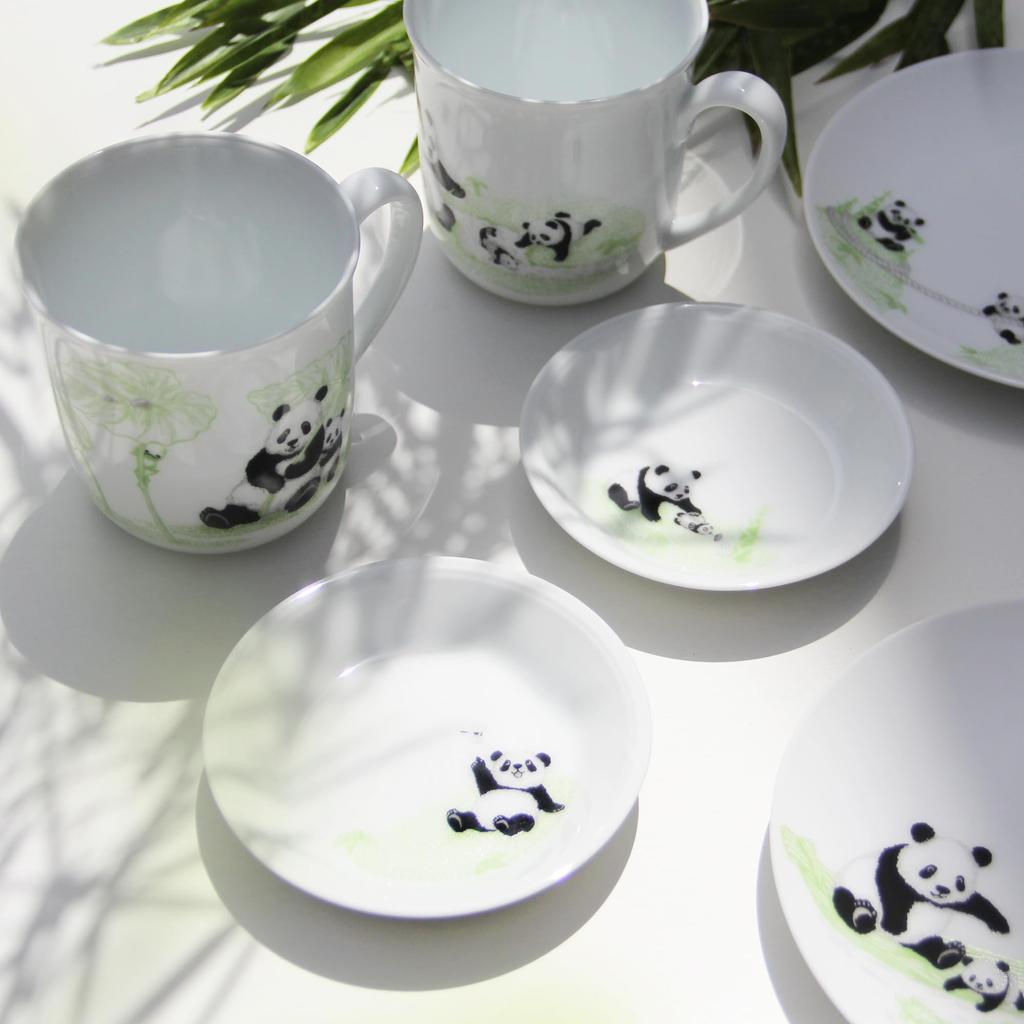 Okura Touen Panda Parent and Child Auspicious Tale Part 2 After the Microwave and Dishwasher Made In - - "Hello Rain" Mug, Coffee/Tea, Approx. 350cc,