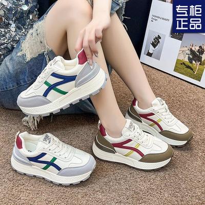 Zapatos de suela gruesa de nicho de moda para celebridades de Internet versátiles 2025 versión coreana de los nuevos zapatos Forrest Gump de boca baja para mujer casuales versátiles s