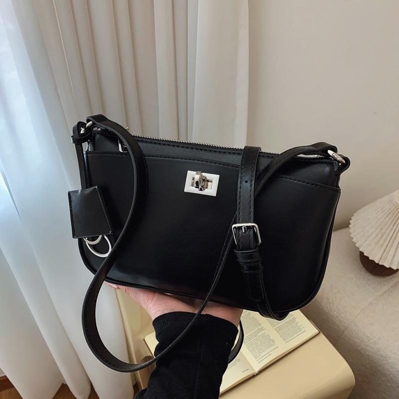 Small bag women's autumn and winter versatile new retro messenger bag simple shoulder armpit bag