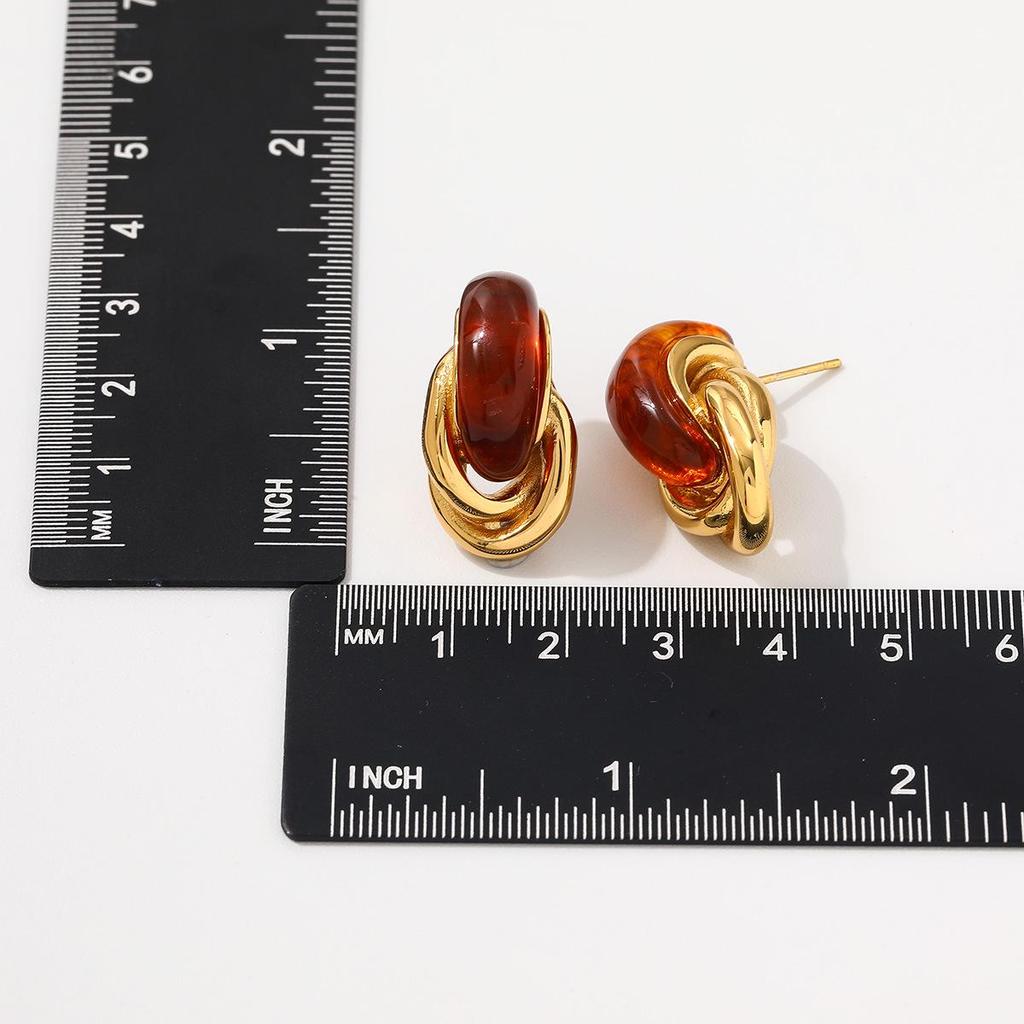 European & American Retro Stainless Steel Curved Stud Earrings - Versatile, High-End Temperament Ear Ornaments for Women