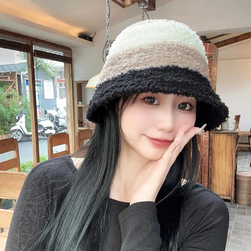 

Полосатая Шапка-бини с цветными блоками Женская Осенне-зимняя Корейская версия Инс Теплая Шерстяная Панама Маленькая Плюшевая Шляпа-ведро, Подчеркивающая лицо one size