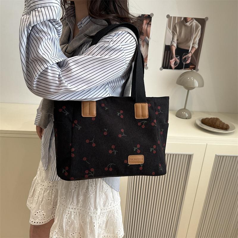 Sweet and cute casual large-capacity tote bag versatile, simple and beautiful shoulder underarm bag class commuter bag