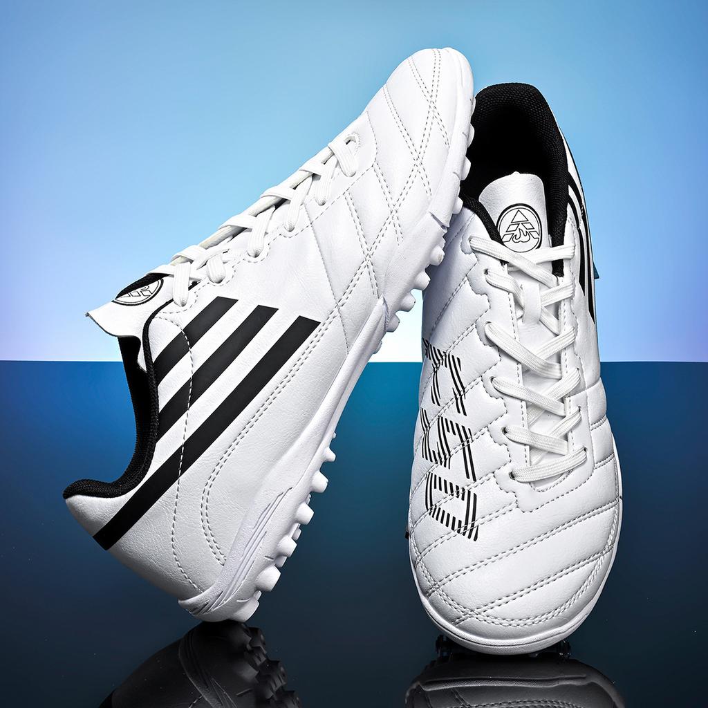 New Low-Top Football Shoes, Long Nails, Broken Nails, Boys And Girls Game Training, Football Shoes, Straight Hair