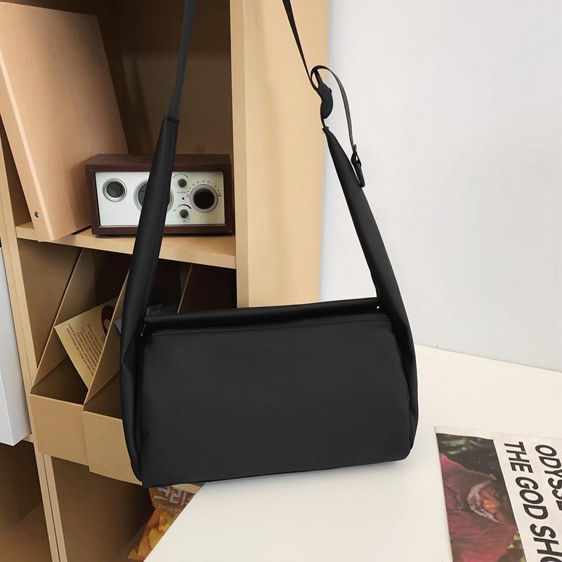 Спортивная сумка через плечо — фото 12