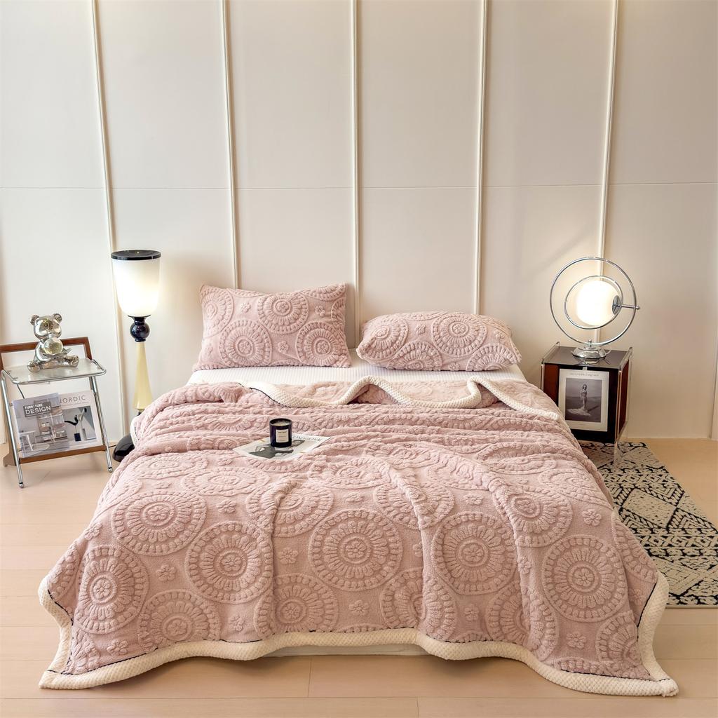 Double Sided Carved Velvet Autumn Winter Bed Blanket Luxury Thickened Warm Plush Sofa Throw Blanket Solid Color Fleece Blankets