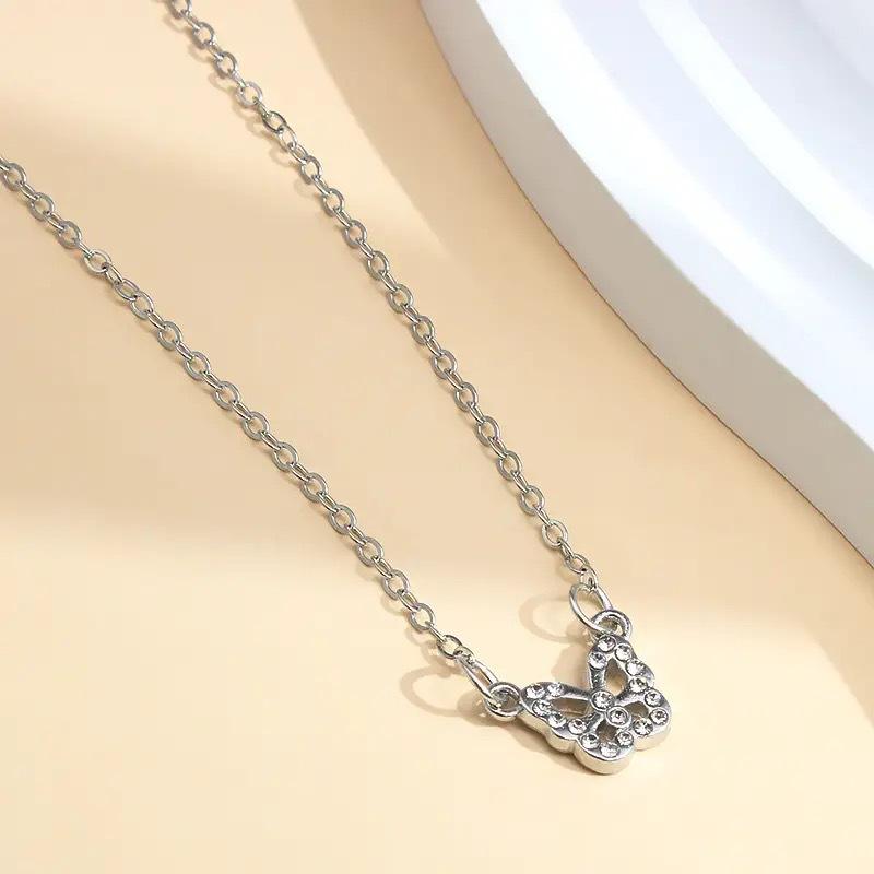 

Super Immortal~ Five-piece set of niche design necklace women s moonstone simple and versatile neck chain collarbone chain light luxury