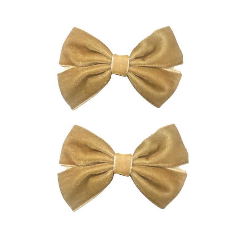 Retro Velvet Bow Hair Clip - Elegant Velvet Fabric Accessory for Girls