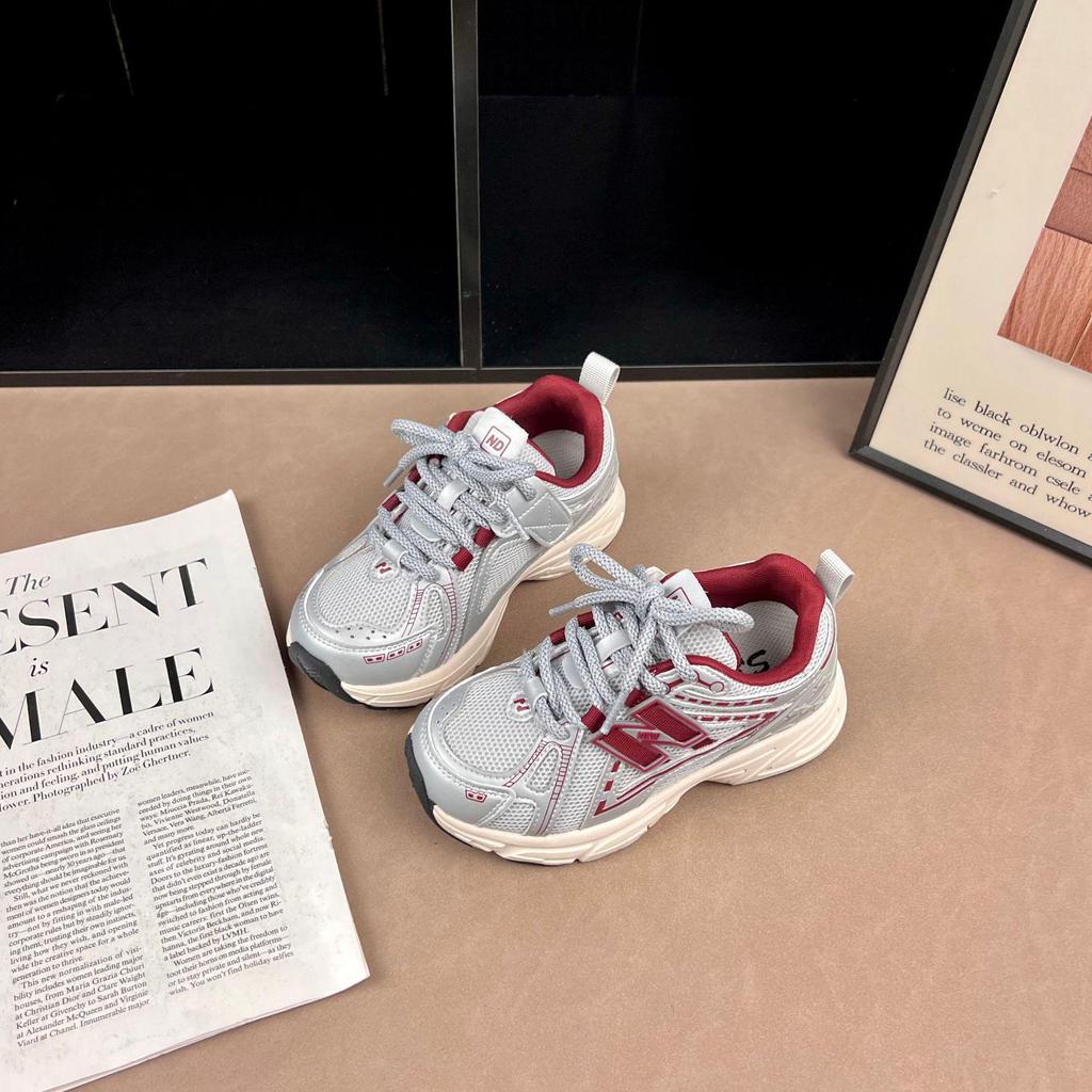 Kids' Trendy Korean-Style Mesh Sports Shoes - Spring 2026 New Arrivals, Lightweight & Breathable for Boys and Girls.