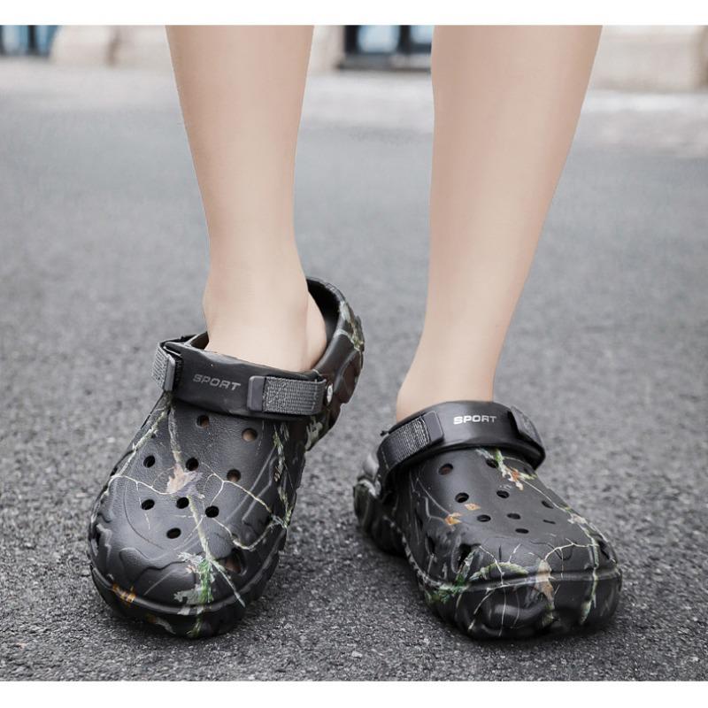Men's Sandals Non-slip Textured Sole EVA Clogs with Adjustable Strap Durable Outdoor Daily Wear Slippers
