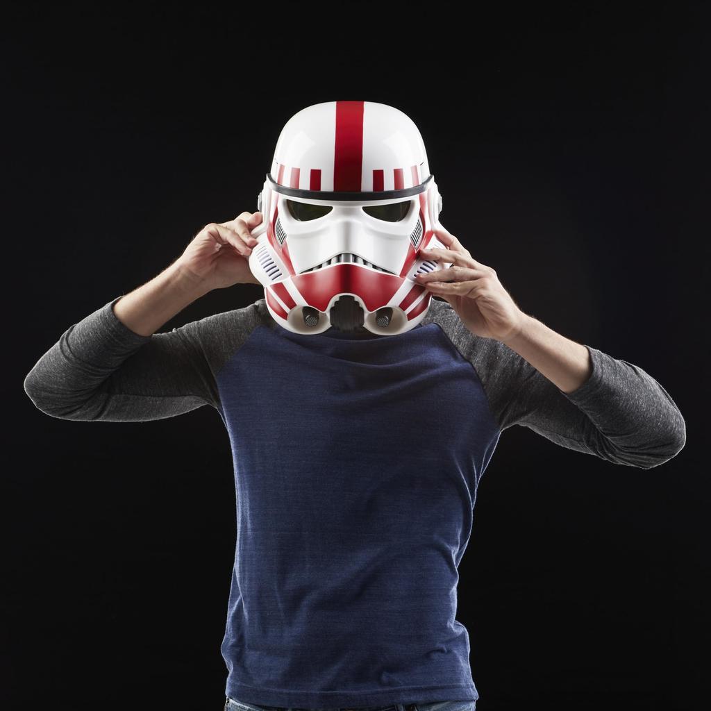 Hasbro Star Wars STAR WARS Black Series Star Wars Battlefront II Imperial Shock Trooper Premium elektronisk hjelm E2817 ekte produkt