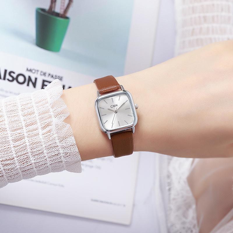 

Модные часы квадратные маленькие женские простые масштабные женские часы с ремнем