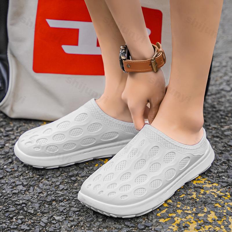 Fashion Casual Slippers 2025 New Men's Slip on Shoes Summer Fashion Trend Soft Soled Hollow Breathable Soft soled Lightweight Sandals