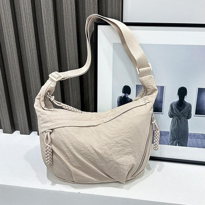 Nylon Womens Shoulder Bag With Zipper Closure For Daily Use