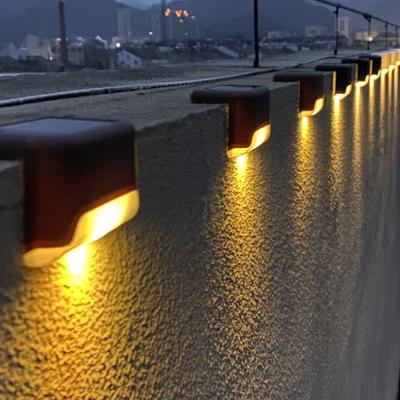 Outdoor Solar Stair Light Waterproof Landscape Step Lamp with Auto on/Off Stylish Railing Decoration Light for Garden Yard Patio