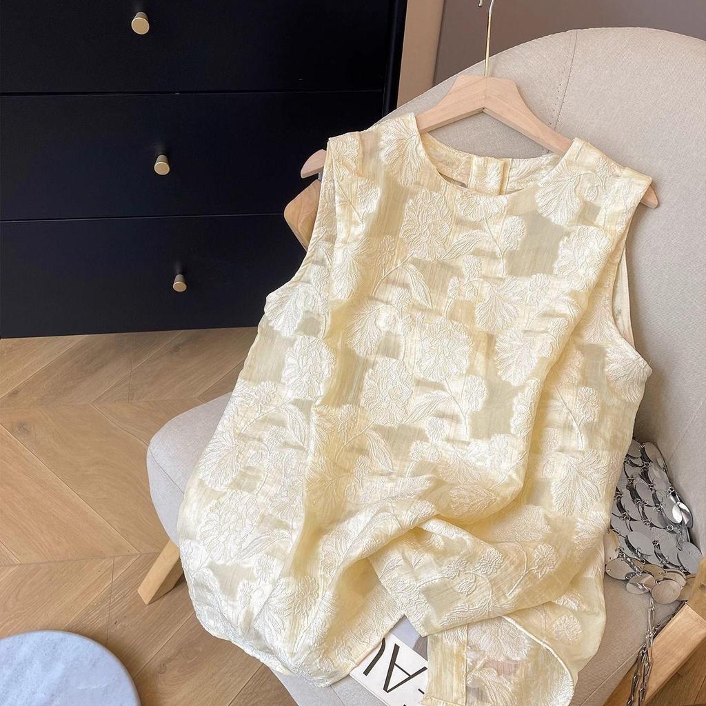 Three-dimensional jacquard sweet sleeveless shirt women's 2025 summer new high-end fashion vest vest