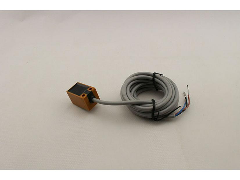 Huguang SS17-05DNANBPAPBLALBAKAAKB-Y Square Inductive Proximity Sensor