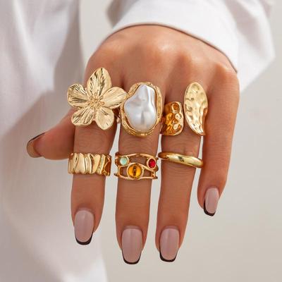 Retro Punk Metel Irregular Exaggerated Flower Ring For Women Elegant Baroque Pearl Open Ring Jewelry Accessories Gifts
