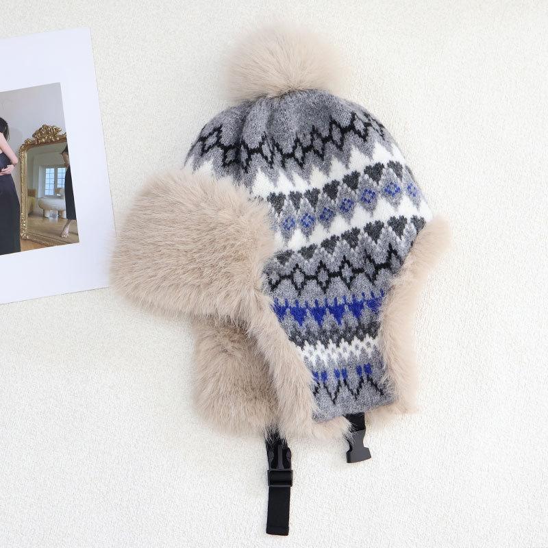 Chapeau d'hiver épais en polaire pour femmes, protection contre le froid et chaleur, protection des oreilles, chapeau en laine avec pompon, style ethnique, couleur, chapeau tricoté