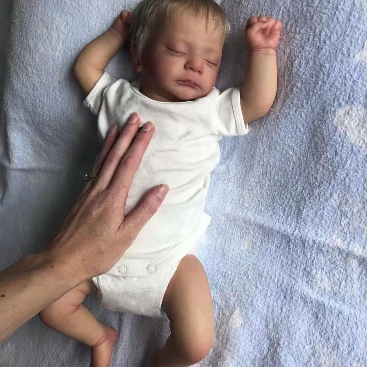 

48 см кукла-реборн Кай, реалистичная спящая мягкая тканевая кукла для косплея, мальчик, имплантированные волосы, реалистичные игрушки для детей, рождественский подарок cloth body