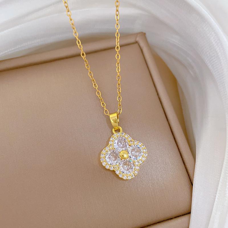 Titanium Steel, Lucky Grass Full Diamond Light Luxury Temperament Gorgeous Full Diamond Necklace Women'S Versatile Collarbone Chain