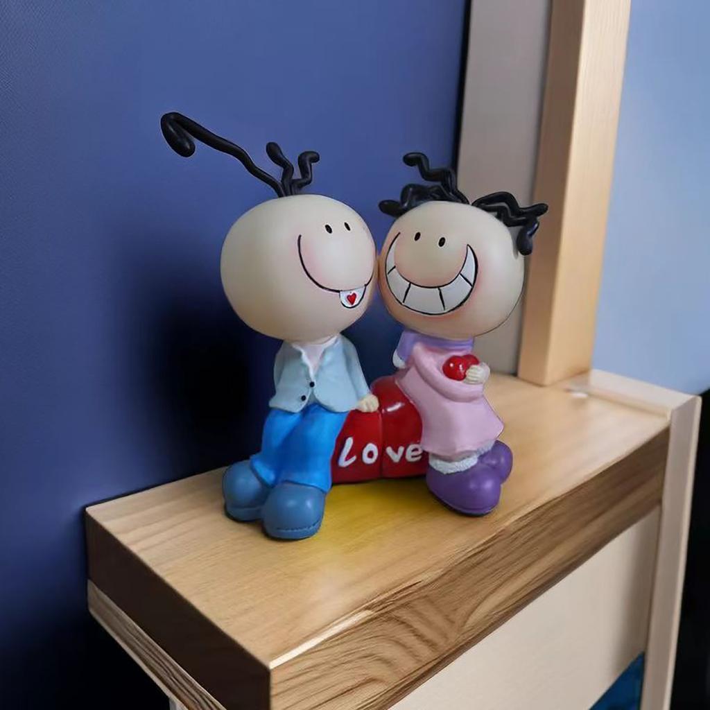 Cartoon Character Couple Doll Sitting Love Statue Ornament, Suitable for Wedding Home Counter Car Interior Decoration