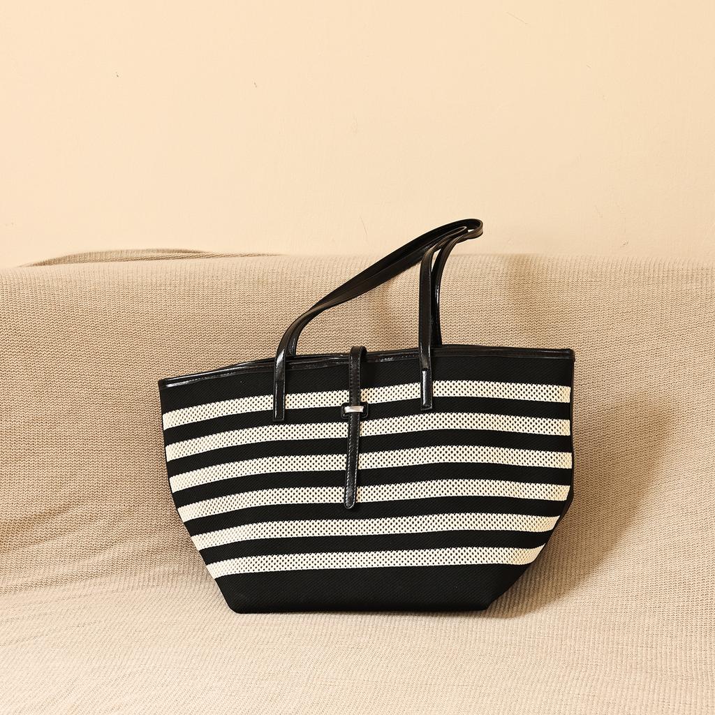 Fashion and Casual Handheld Women's Bags, Niche One-shoulder Armpit Bags, High-end Sense, Large-capacity Striped Shopping Tote Bags.