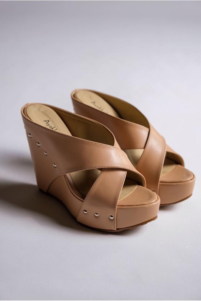 Women's Fashion Style Special Design Gold Studded Wedge Heel Slippers