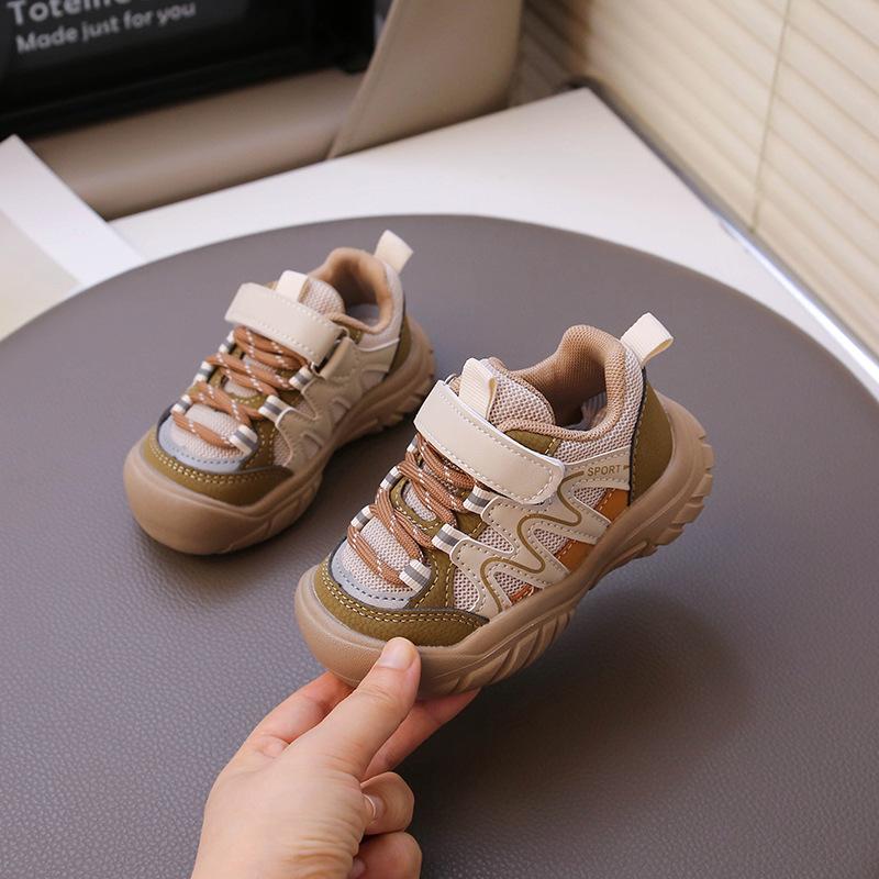 2025 autumn new students boys soft sole comfortable sports casual shoes Korean version of fashion versatile girls moral training shoes