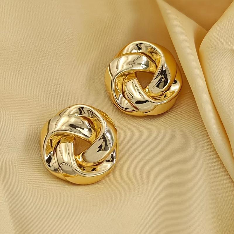 European and American Fashion Versatile Twist Shape Distorted Fashion Personalized Stud Earrings Creative Versatile Elegant Earrings