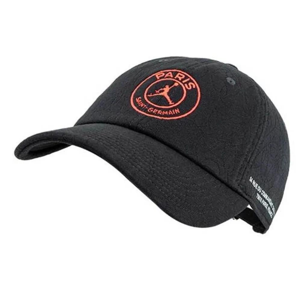Paris Club CB Structured Cap HJ0830-045 HJ0830-045