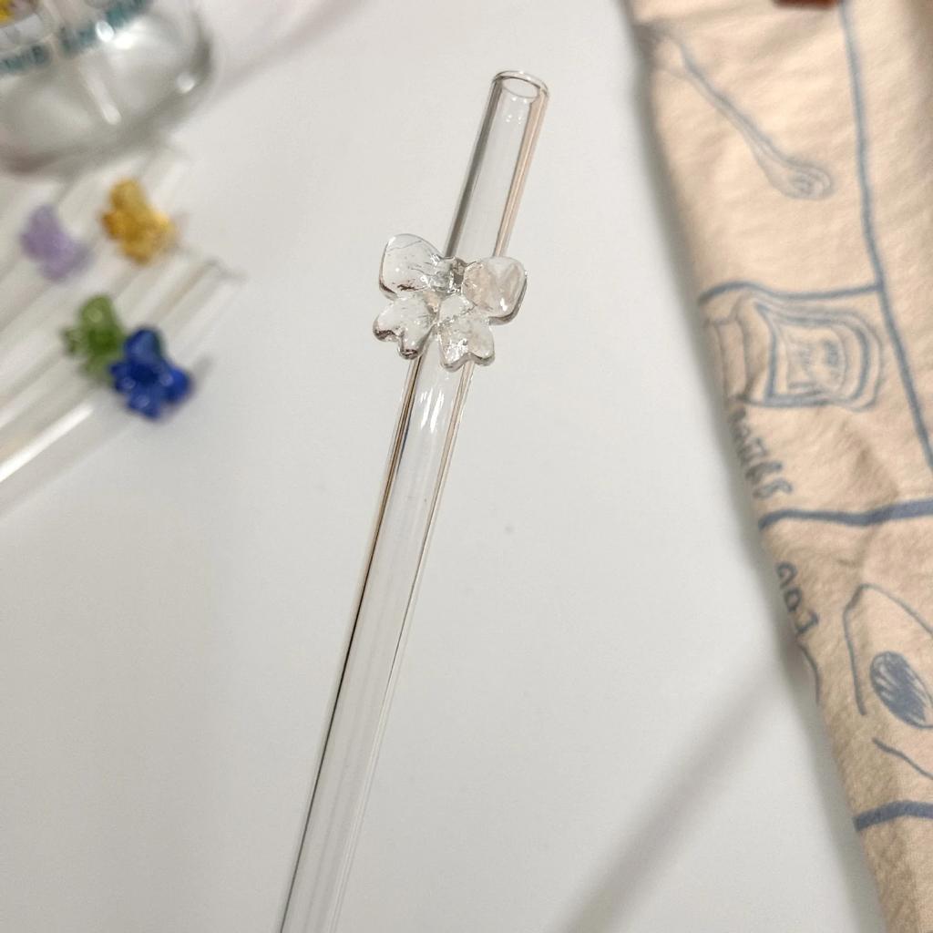 1pc 8mm Glass Straw, Bow Glass Straw Non-disposable Juice Drink Anti-stick Lipstick Straw Reusable Drinking Straws for Festival