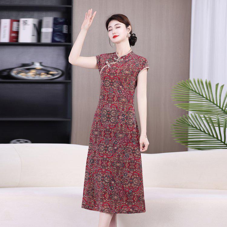 Summer Cheongsam for Middle-aged Moms (50-60) - Flattering Fit for a Subtle Belly Concealment
