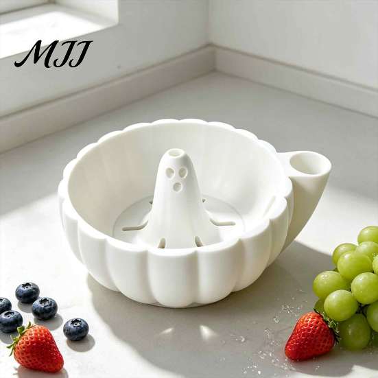 Cherry Tomato Cleaning Tool Self Spinning Berry Washing Bowl, Halloween Ghost/Pumpkin Swirl 3D Portable Salad Rinser Bowl Printed Fruit Vegetable