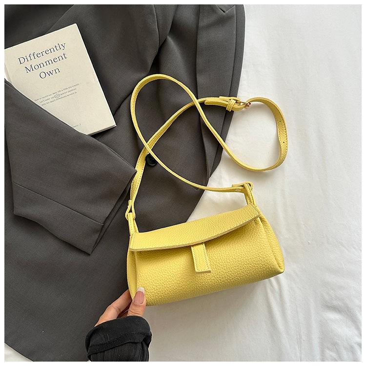 Korean version of simple and versatile women's messenger bag 2025 summer new commuter shoulder bag fashionable small square bag