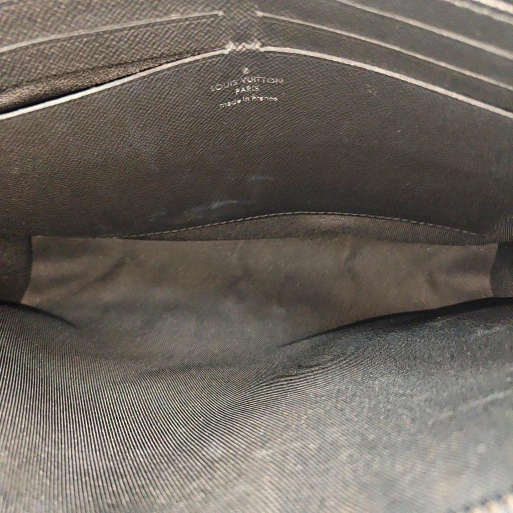 [Usado] Louis Vuitton Pochette Voyage MM 'Lona Monograma Eclipse Preta' - Muito Bom #1MH7YKN