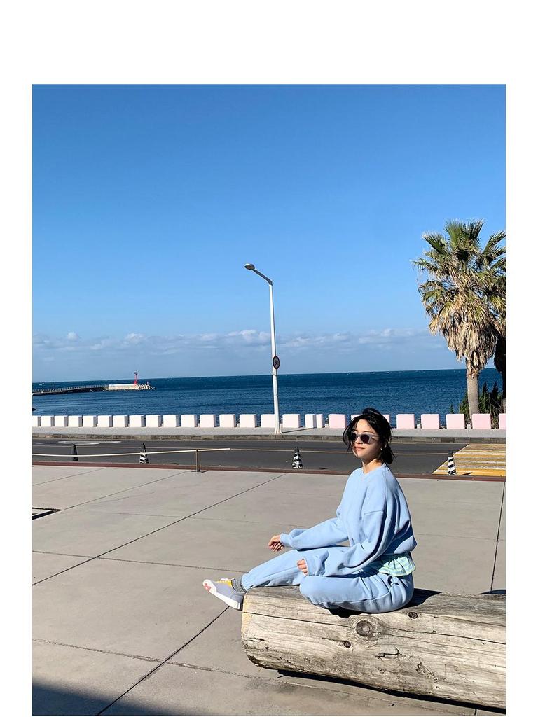 2025 Korean-Style Women’s Trendy Velvet Sweatshirt & Jogger Set – Comfy Casual Sportswear for Fall & Spring