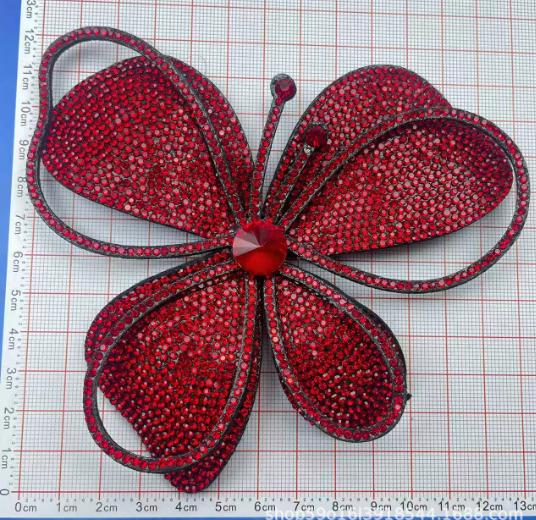 Fashionable sparkling diamond eight-petal flower