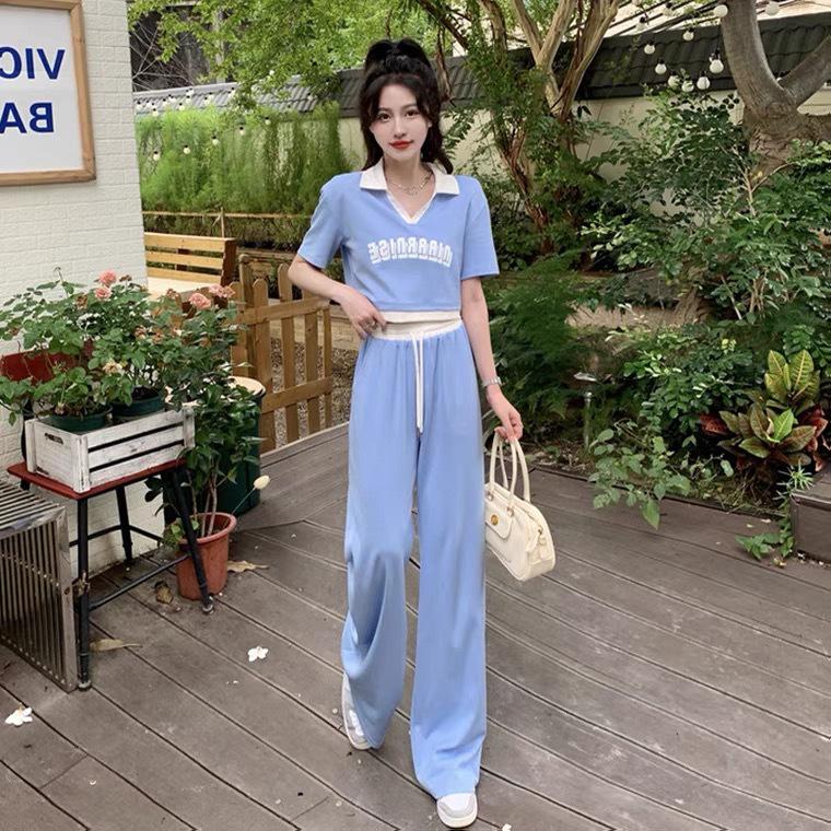 Dámský letní sportovní ležérní dvoudílný oblek: Polokošile a kalhoty s riasením