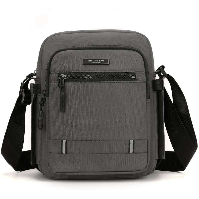 Herren Multifunktionale Outdoor Umhängetasche Mehrschichtige Crossbody Tasche