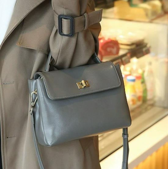 Bolso Bandolera de Piel Genuina para Mujer: Versátil, Retro, Un Hombro, Sensación de Lujo Ligero.