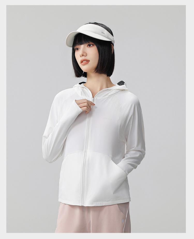 Jiao Xia Eisseide Damen Sonnenschutzkleidung: Atmungsaktiv, UV-blockierend, Schnelltrocknend, Kühlend mit großer Krempe für den Sommer.