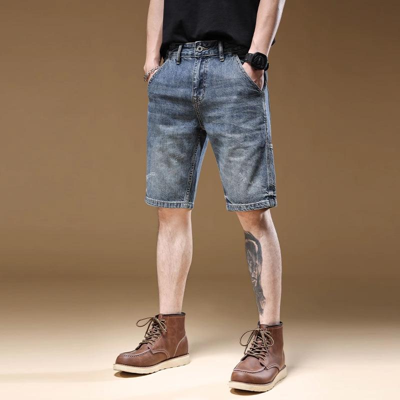 Pantaloncini di jeans da uomo, estivi sottili larghi dritti casual alla moda marca strappati cinque o sei divisione del lavoro pantaloni da uomo