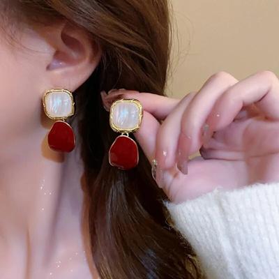 Nové Vintage červené náušnice Love Heart pro ženy Trendy kouzlo Visací náušnice Dámské nádherné módní šperky Vánoční dárky